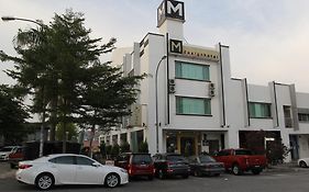 M Design Hotel Seri Kembangan 2*